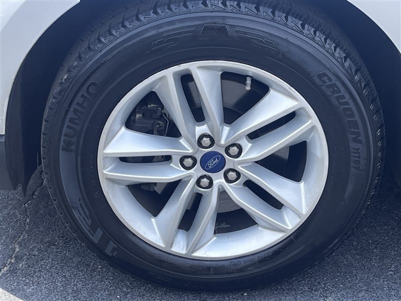 2017 Ford Edge SEL - Photo 16